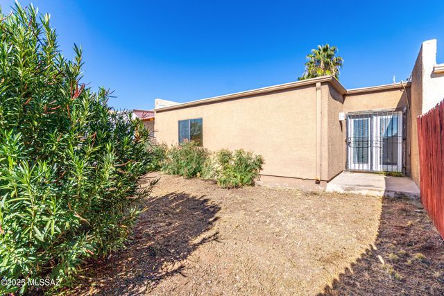 329 W Santa Barbara Street, Nogales, AZ 85621