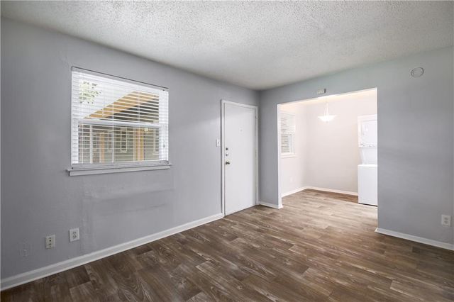 2401 Manor RD 112, Austin, TX 78722