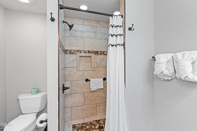 913 Echo Place, Gatlinburg, TN 37738