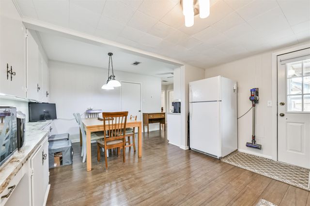 311 25th Avenue N, Texas City, TX 77590