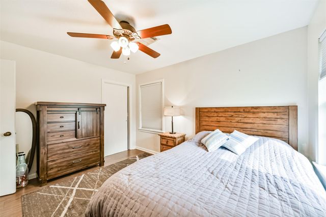 311 25th Avenue N, Texas City, TX 77590