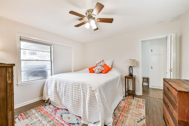 311 25th Avenue N, Texas City, TX 77590