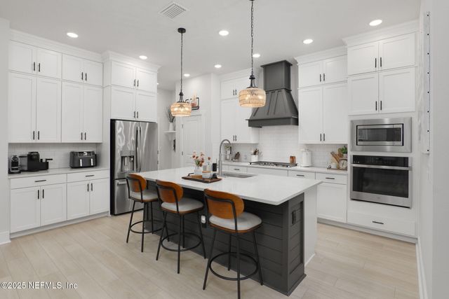 10037 ELEMENT Road, Jacksonville, FL 32256