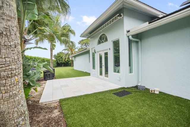 8179 Lakeview Drive, West Palm Beach, FL 33412