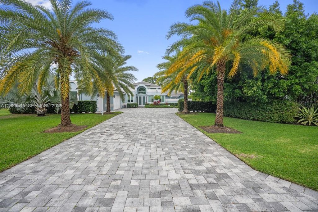 8179 Lakeview Drive, West Palm Beach, FL 33412