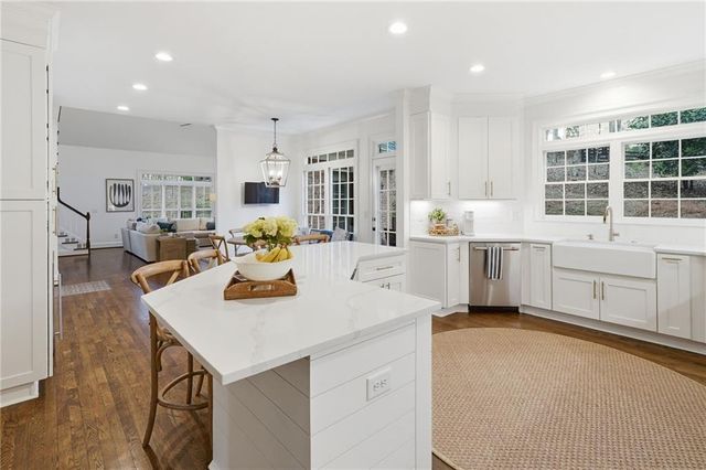 2105 Lake Grove Lane, Alpharetta, GA 30004