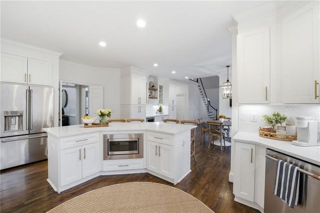 2105 Lake Grove Lane, Alpharetta, GA 30004