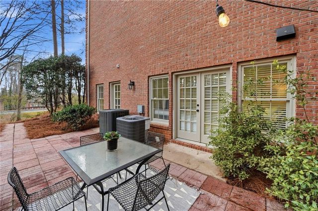 2105 Lake Grove Lane, Alpharetta, GA 30004