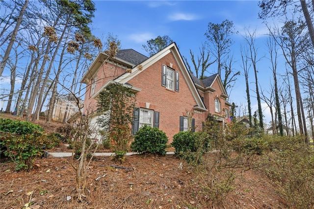 2105 Lake Grove Lane, Alpharetta, GA 30004