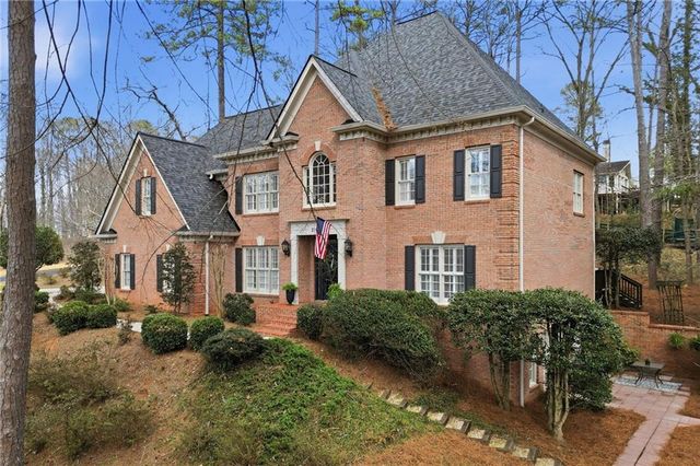 2105 Lake Grove Lane, Alpharetta, GA 30004