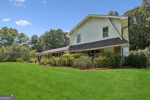 212 Simpson Drive NE, Kennesaw, GA 30144