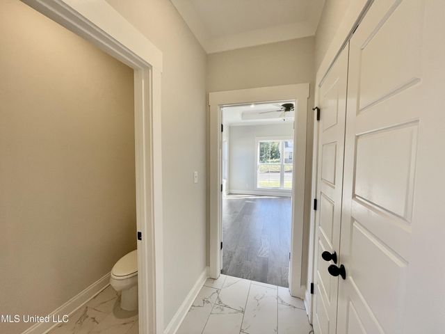 2484 Saint Ives Lane, Hernando, MS 38632