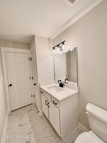 2484 Saint Ives Lane, Hernando, MS 38632