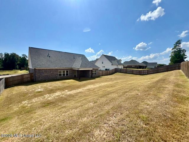 2484 Saint Ives Lane, Hernando, MS 38632