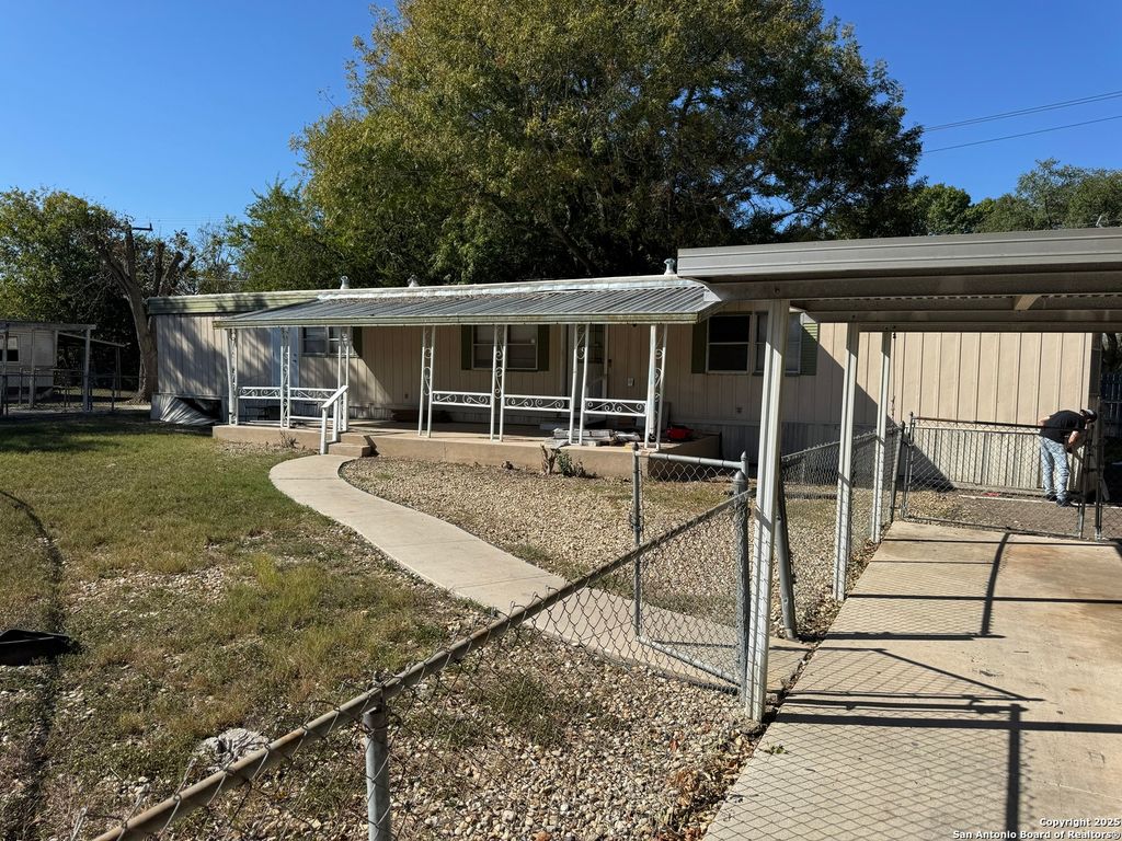 8455 NORTHMONT, San Antonio, TX 78239