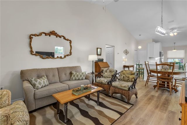 1807 Aynsley Way 1, Vero Beach, FL 32966