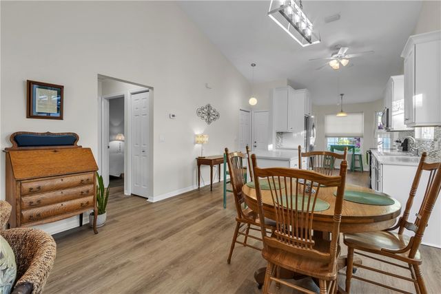 1807 Aynsley Way 1, Vero Beach, FL 32966