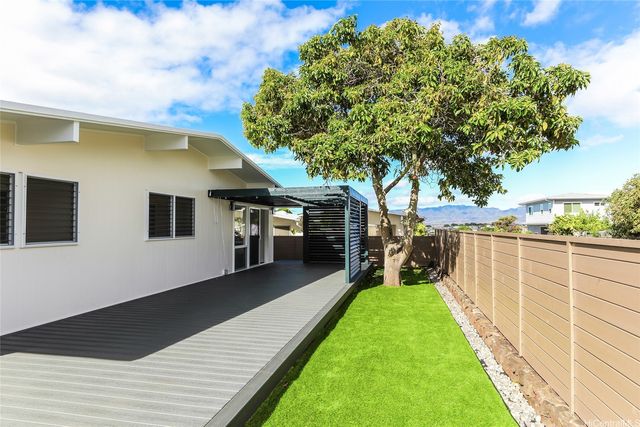 1858 Hoolehua Street, Pearl City, HI 96782