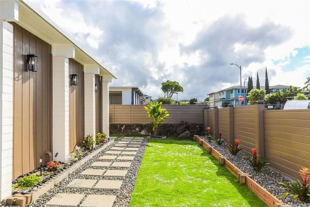 1858 Hoolehua Street, Pearl City, HI 96782