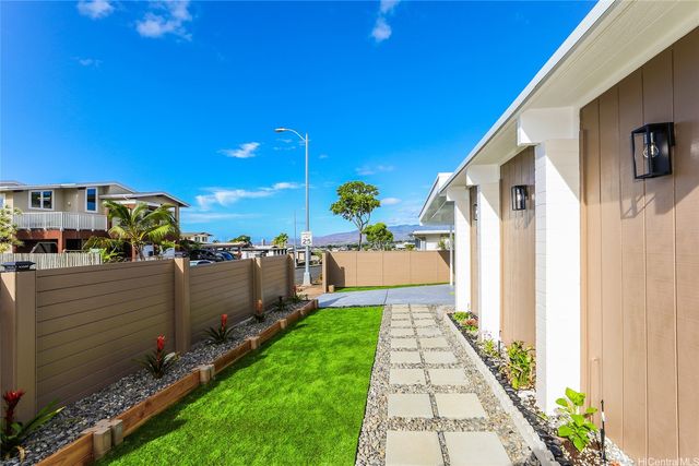 1858 Hoolehua Street, Pearl City, HI 96782