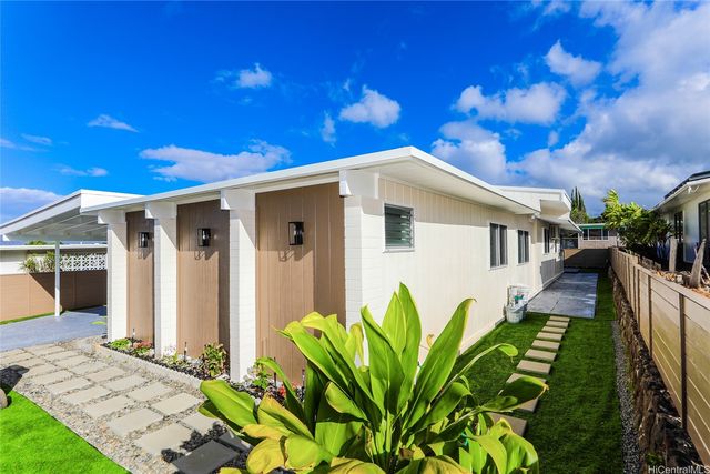 1858 Hoolehua Street, Pearl City, HI 96782