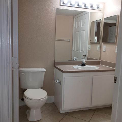 131 SW Palm Dr Apt 201, Port St Lucie, FL 34986