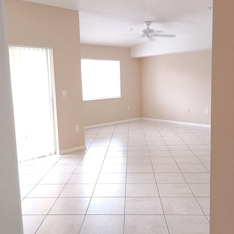 131 SW Palm Dr Apt 201, Port St Lucie, FL 34986