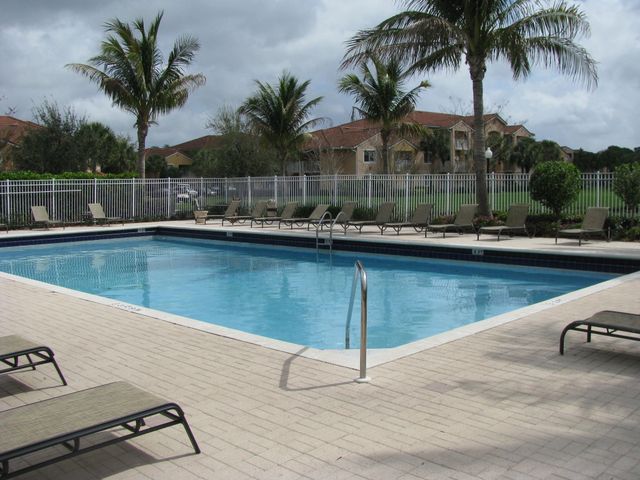 131 SW Palm Dr Apt 201, Port St Lucie, FL 34986