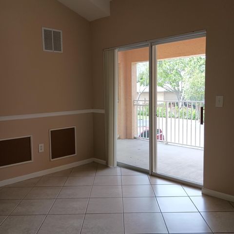 131 SW Palm Dr Apt 201, Port St Lucie, FL 34986