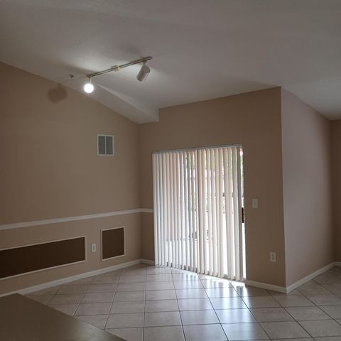 131 SW Palm Dr Apt 201, Port St Lucie, FL 34986