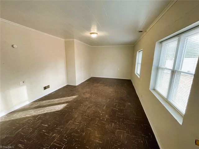 1142 Liberty Drive, Thomasville, NC 27360