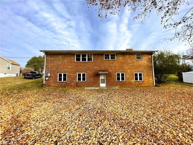 1142 Liberty Drive, Thomasville, NC 27360