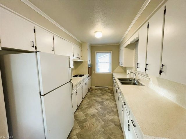 1142 Liberty Drive, Thomasville, NC 27360