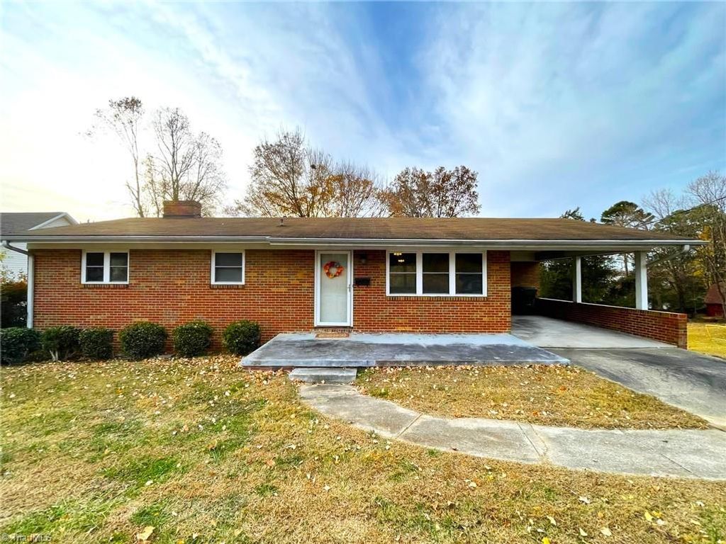 1142 Liberty Drive, Thomasville, NC 27360