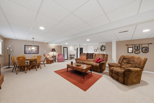 2714 Lake Shore Drive, Joliet, IL 60431