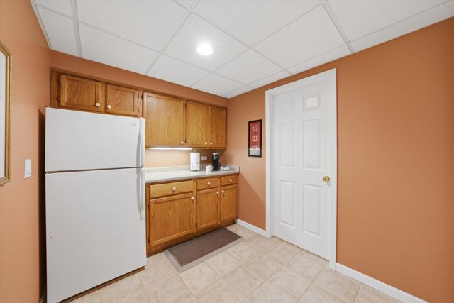 2714 Lake Shore Drive, Joliet, IL 60431