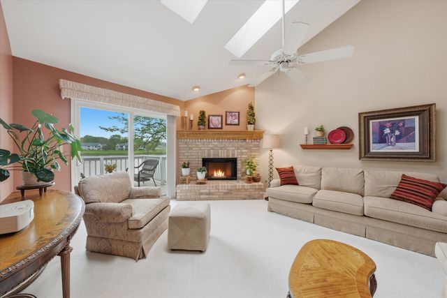 2714 Lake Shore Drive, Joliet, IL 60431