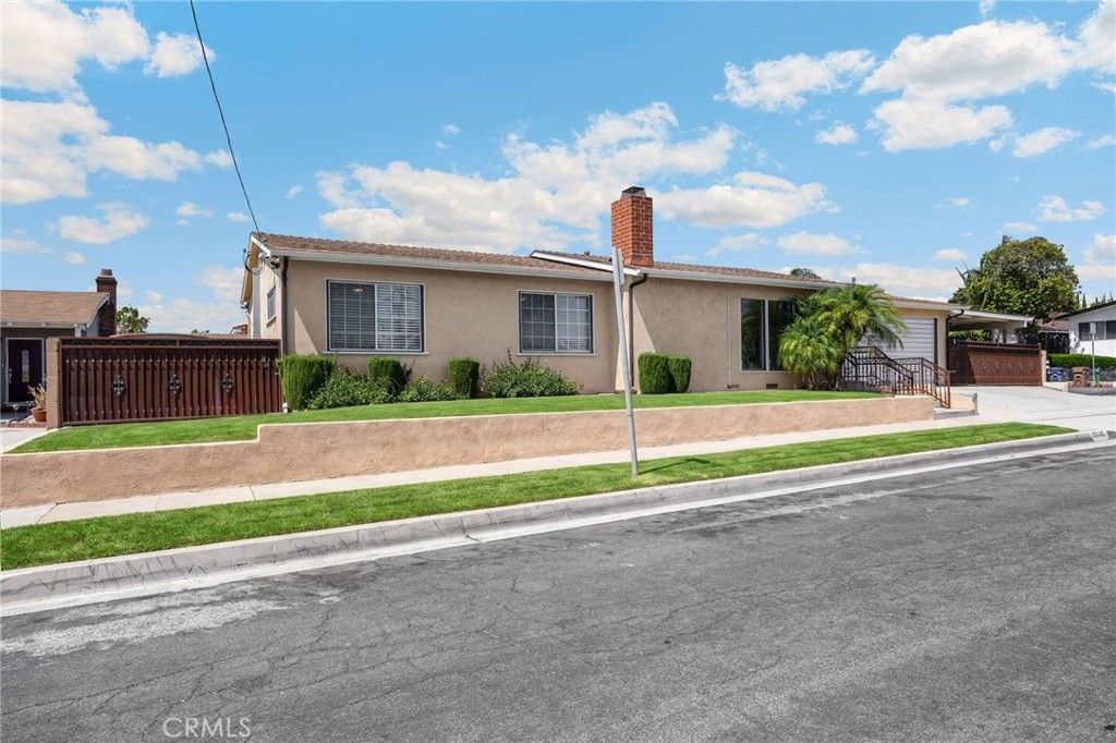 12205 S Halldale, Los Angeles, CA 90047 — photo 2