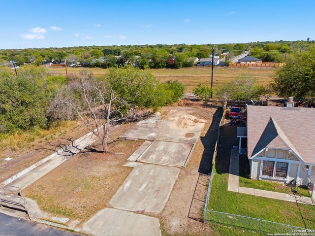 8802 Catalina Bay Dr, San Antonio, TX 78242