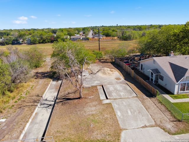 8802 Catalina Bay Dr, San Antonio, TX 78242