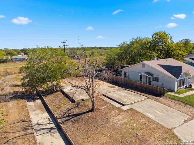 8802 Catalina Bay Dr, San Antonio, TX 78242