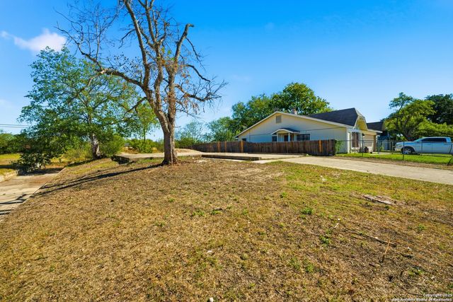 8802 Catalina Bay Dr, San Antonio, TX 78242