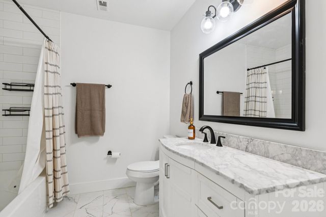 5300 Cheval Place, Charlotte, NC 28205