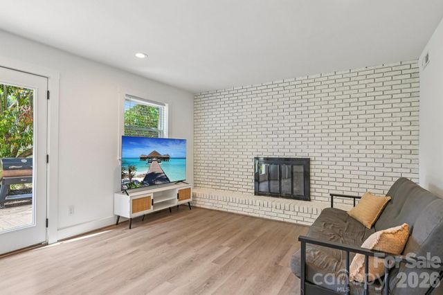 5300 Cheval Place, Charlotte, NC 28205