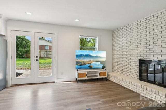 5300 Cheval Place, Charlotte, NC 28205