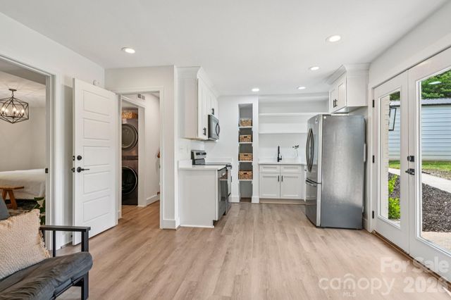 5300 Cheval Place, Charlotte, NC 28205