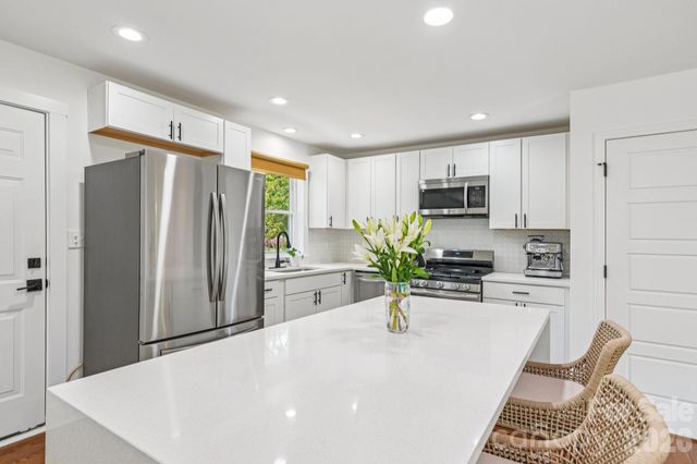 5300 Cheval Place, Charlotte, NC 28205