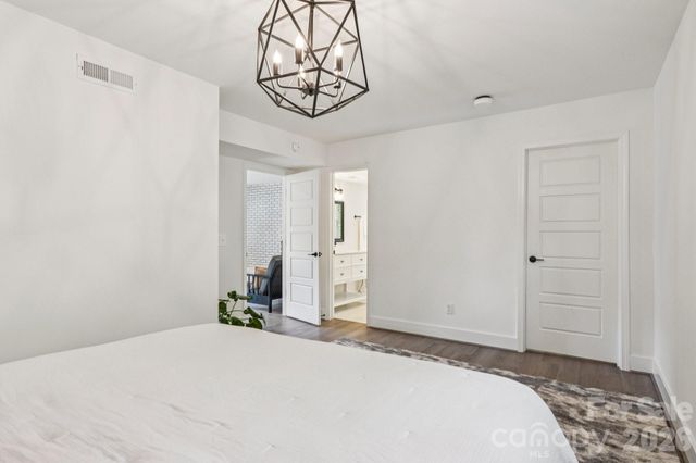 5300 Cheval Place, Charlotte, NC 28205