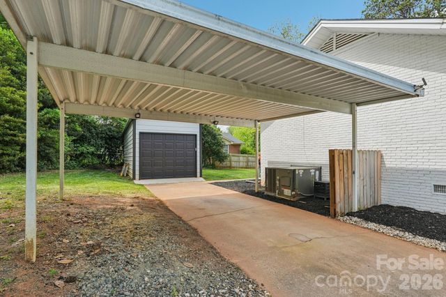 5300 Cheval Place, Charlotte, NC 28205