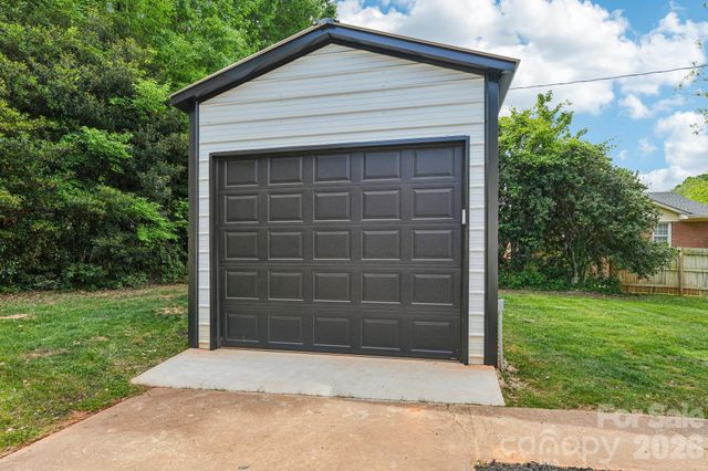 5300 Cheval Place, Charlotte, NC 28205